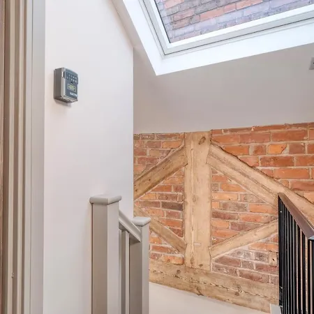 The Station Loft City Centre 1-Bed Apartment Worcester Exterior photo
